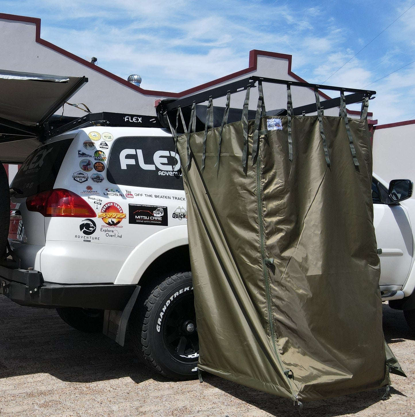 Quick Pitch Quick-en-Suite Bag Unit – Lightweight Soft-Shell Privacy Cubicle